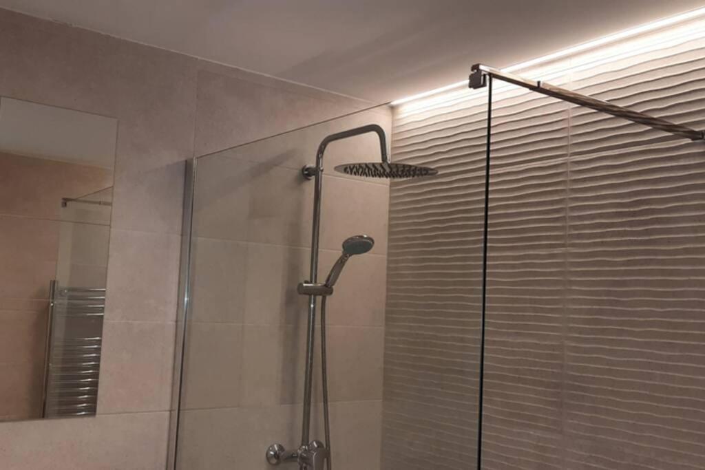 Apartamentos Milan 2 Oviedo Luaran gambar