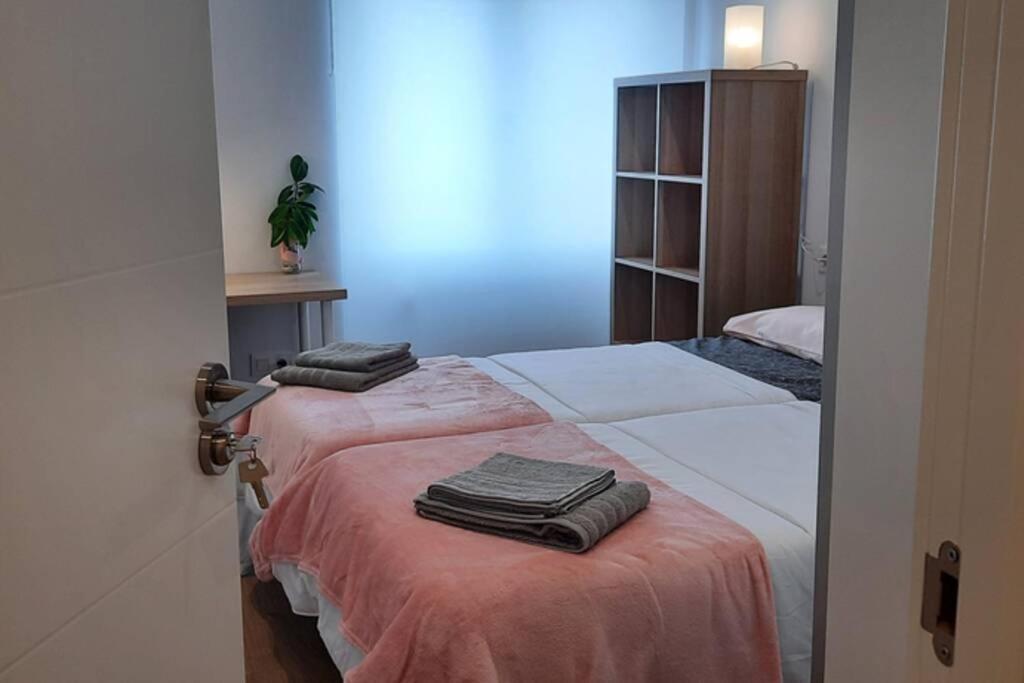 Apartamentos Milan 2 Oviedo Luaran gambar