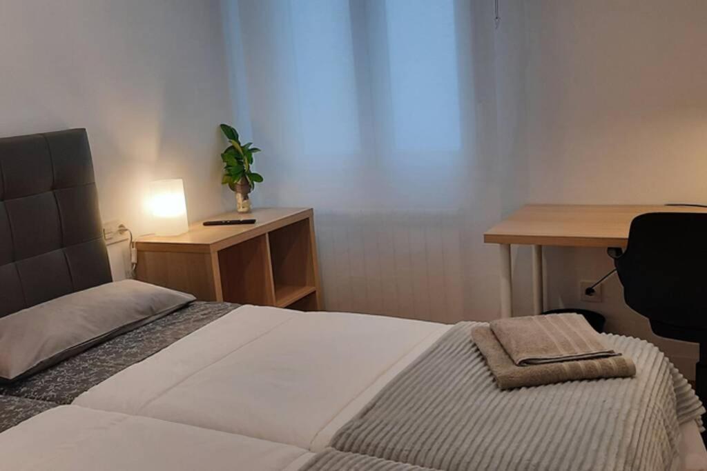 Apartamentos Milan 2 Oviedo Luaran gambar
