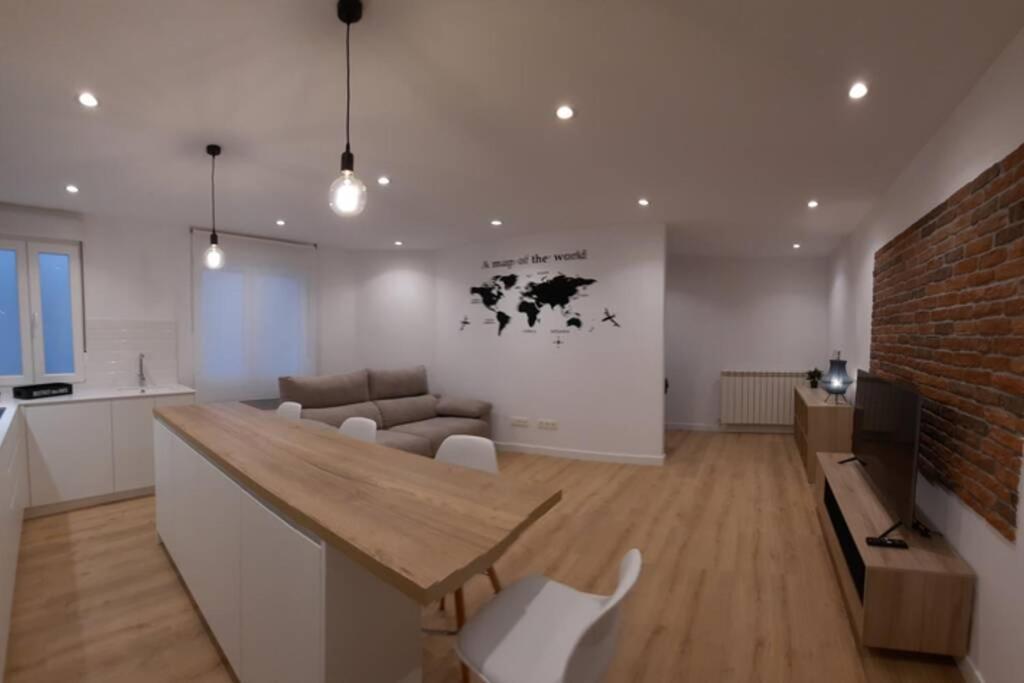 Apartamentos Milan 2 Oviedo Luaran gambar