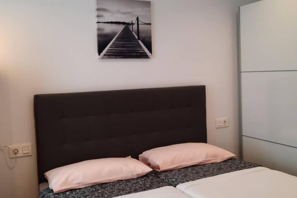 Apartamentos Milan 2 Oviedo Luaran gambar